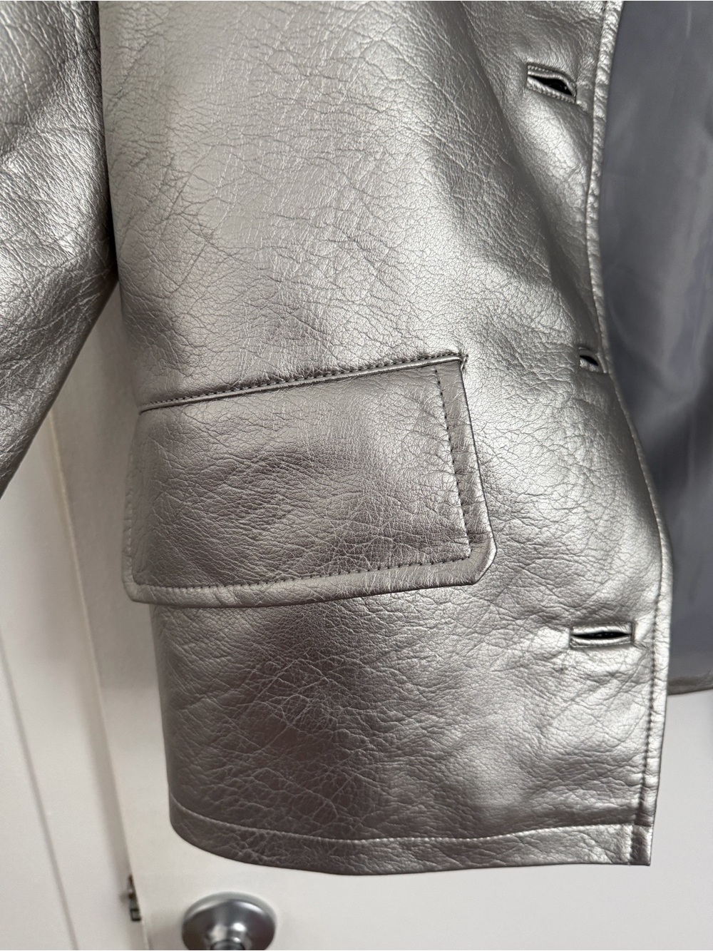 UO Sydney Faux Leather Oversized Dad Jacket at Urban Outfitters Size Small - Picture 8 of 9